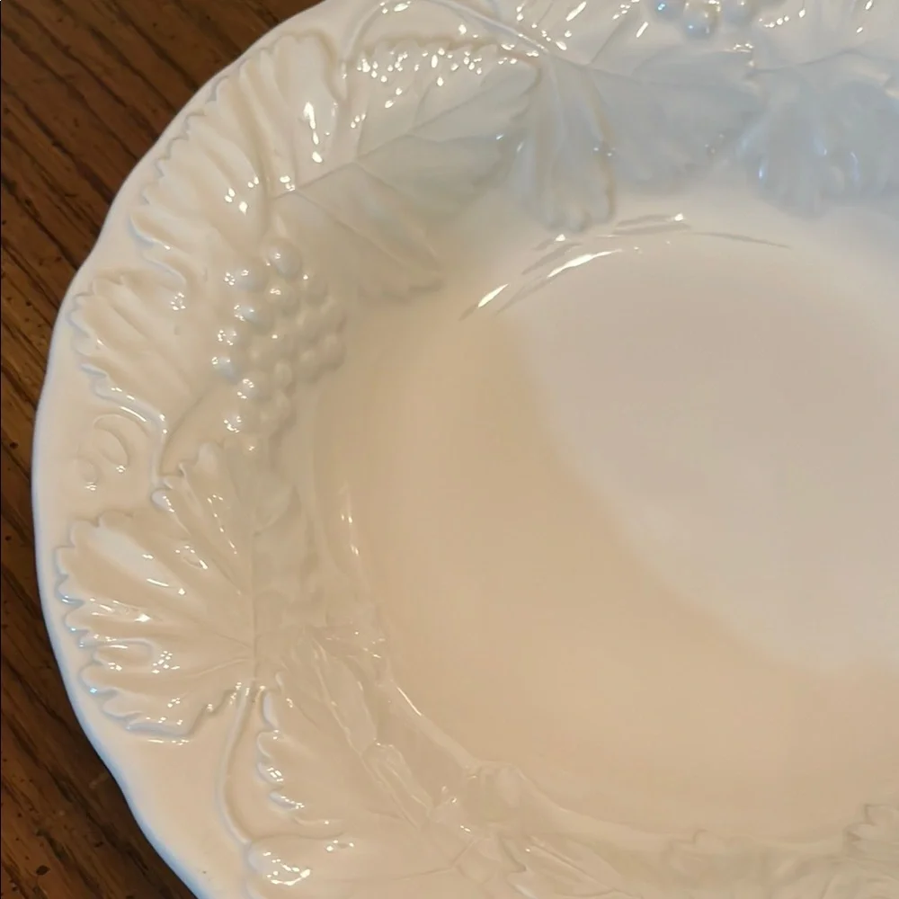 Elegant Cream Dinnerware Set‎